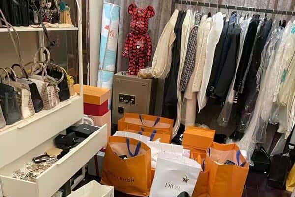 伊春市金林回收一线品牌衣服